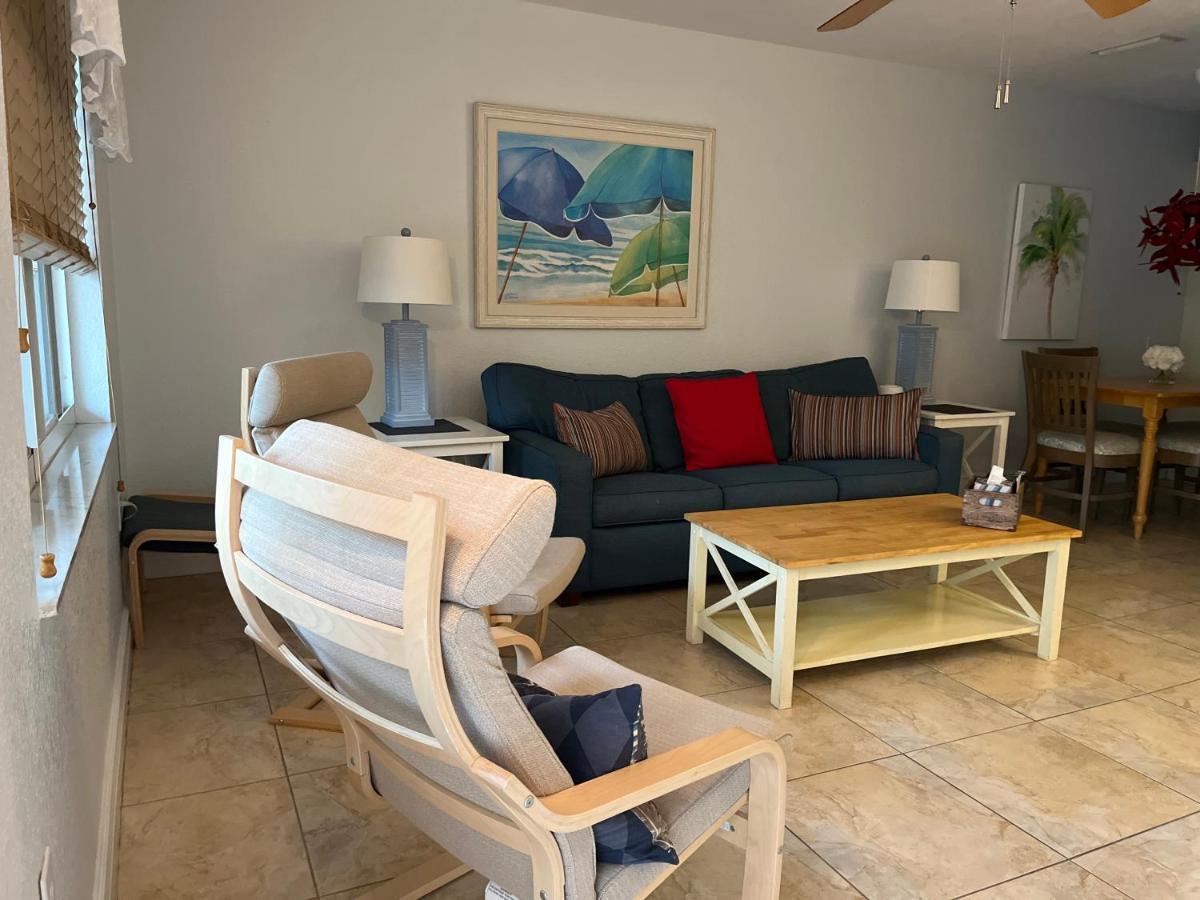 An Island Getaway At Palm Tree Villas 霍姆斯海滩 外观 照片