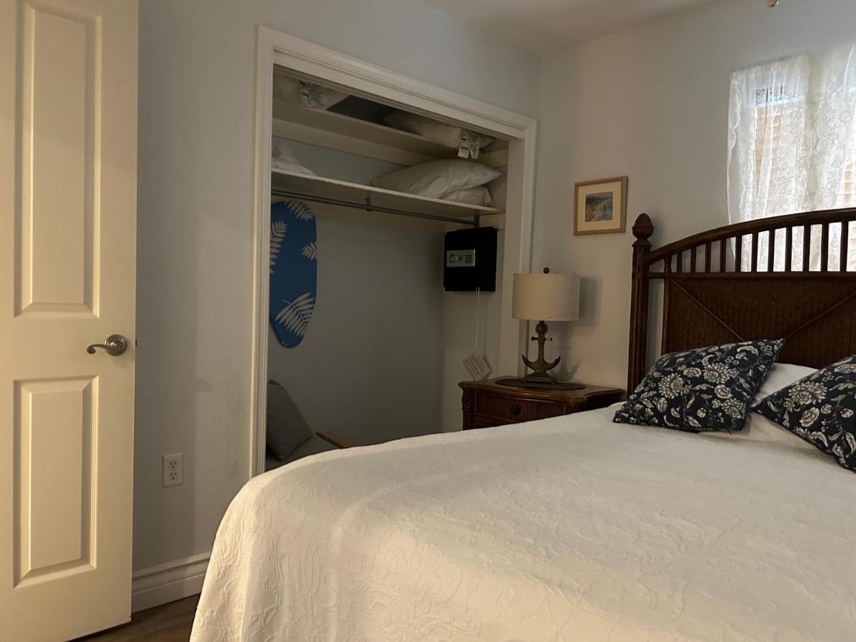 An Island Getaway At Palm Tree Villas 霍姆斯海滩 外观 照片