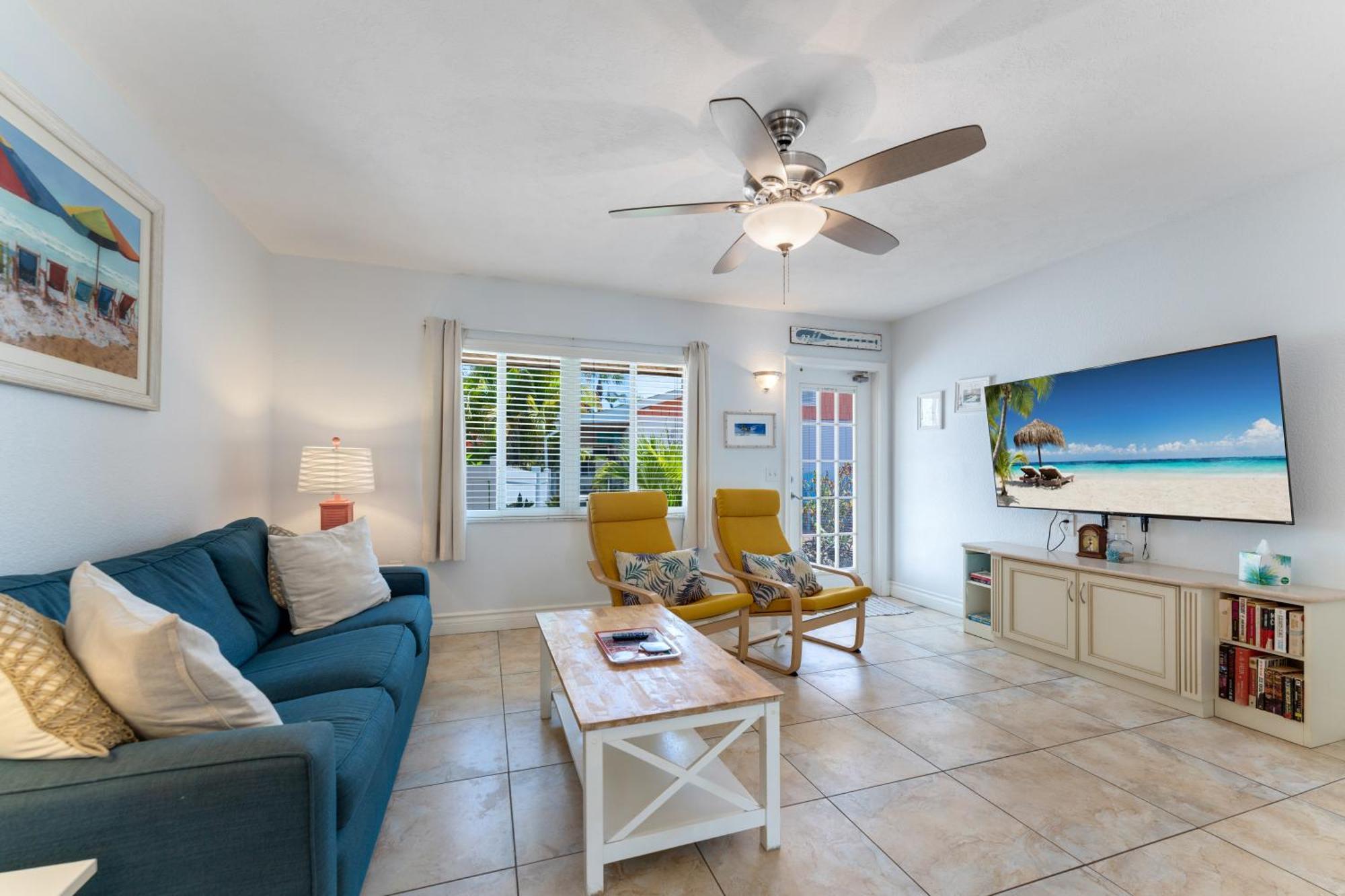 An Island Getaway At Palm Tree Villas 霍姆斯海滩 外观 照片
