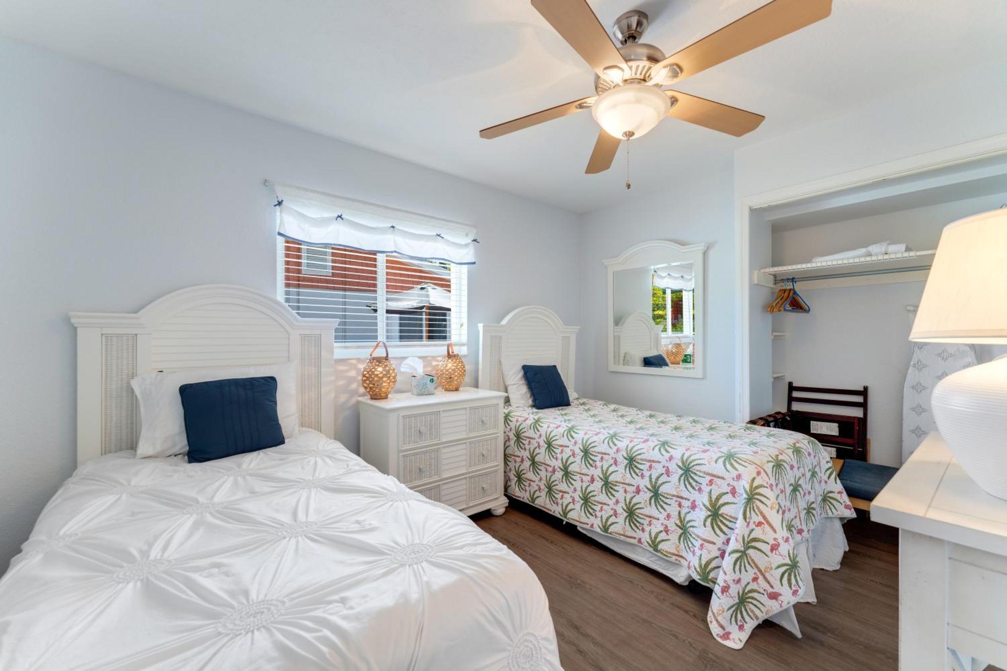 An Island Getaway At Palm Tree Villas 霍姆斯海滩 外观 照片