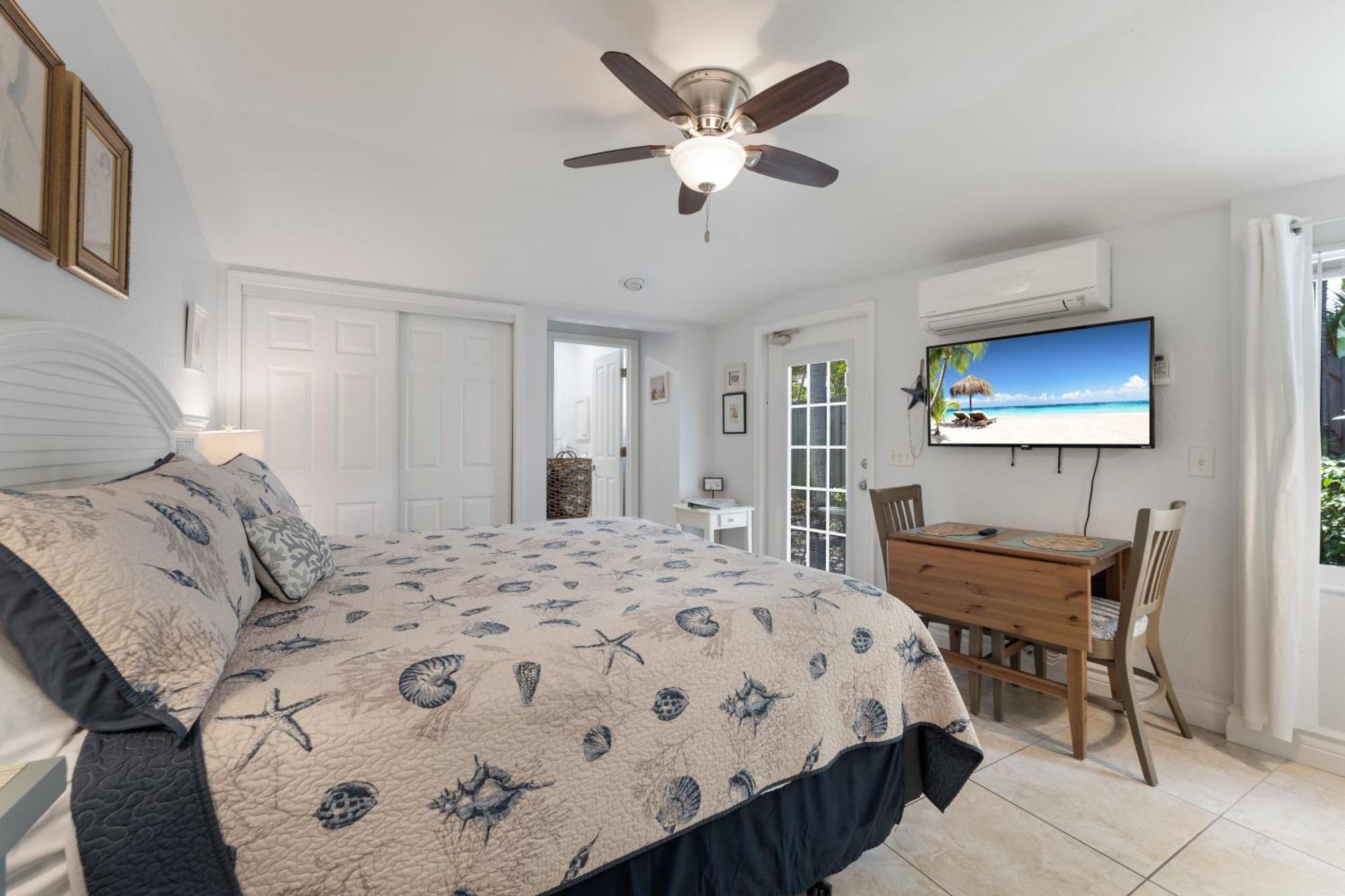 An Island Getaway At Palm Tree Villas 霍姆斯海滩 外观 照片